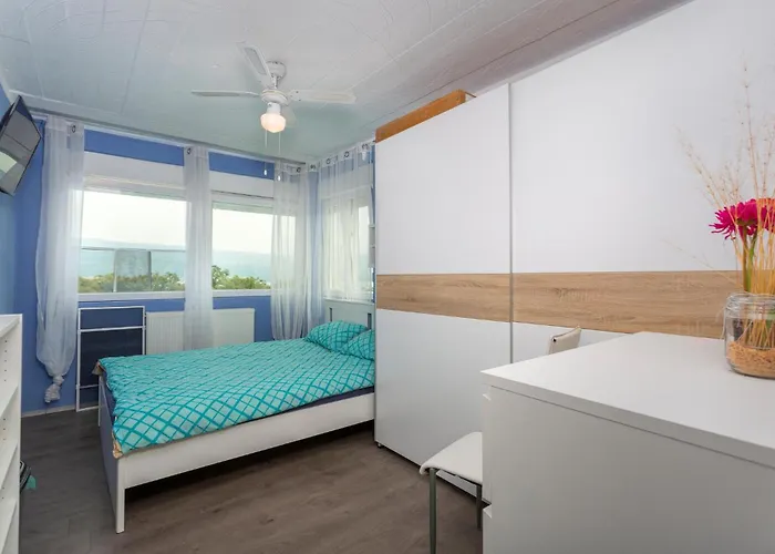 2 Bedroom Awesome In Polje (Krk)