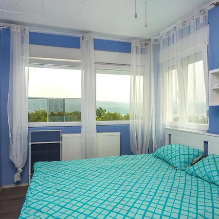 Dom wakacyjny 2 Bedroom Awesome In