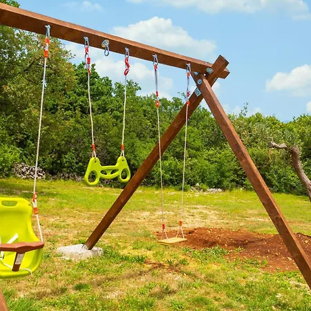 Dom wakacyjny 2 Bedroom Awesome In Polje (Krk)