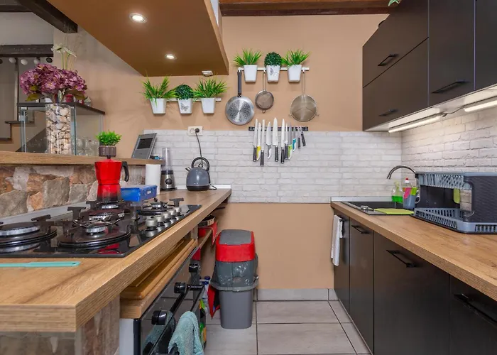 2 Bedroom Awesome In Prázdninový dům Polje (Krk)